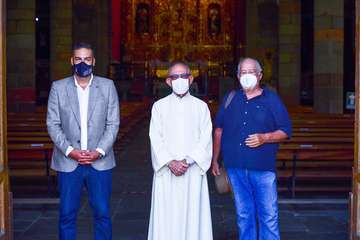Recibimiento de la alcaldesa de Telde y ofrenda al Santo Cristo/TA.